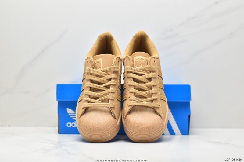 Adidas Sneakers